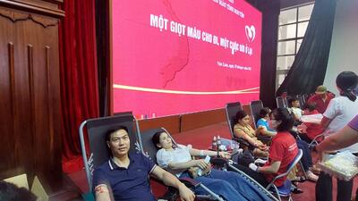 Đoàn viên Công đoàn Trường Tiểu học Chỉ Đạo tham gia hiến máu tình nguyện năm 2023